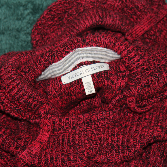 Victoria's Secret chunky knit hoodie sweater - Picture 5 of 5